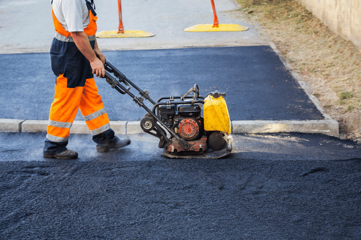 Why Asphalt Paving Is the Best Choice for Your Driveway or Parking Lot