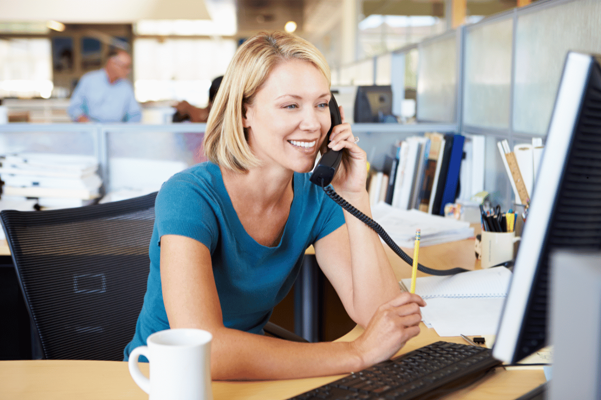 How Business Phones Facilitate Better Management and Communication