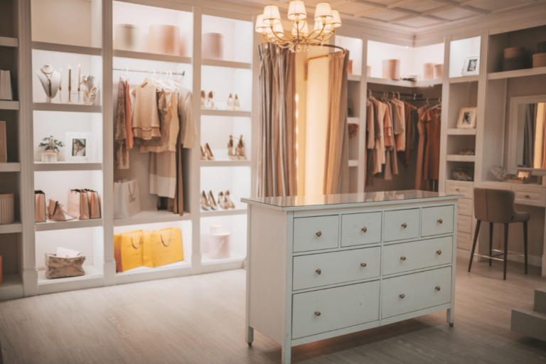 Luxury Personal Styling: Elevate Your Wardrobe with High-End Fashion Insights